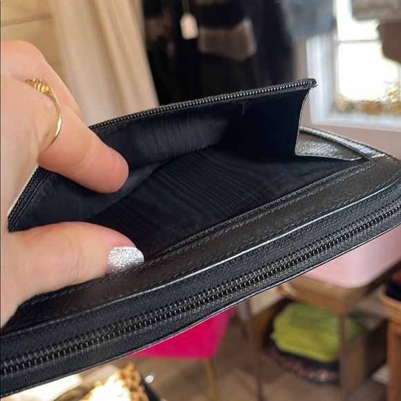 Chanel Black Caviar Leather Zippy Wallet - Picture 13 of 13